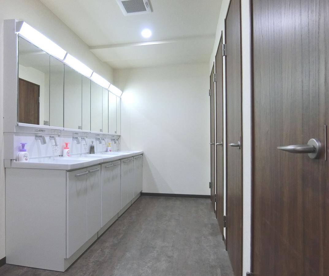 Capsule Hotel Manyudo Кіото Екстер'єр фото