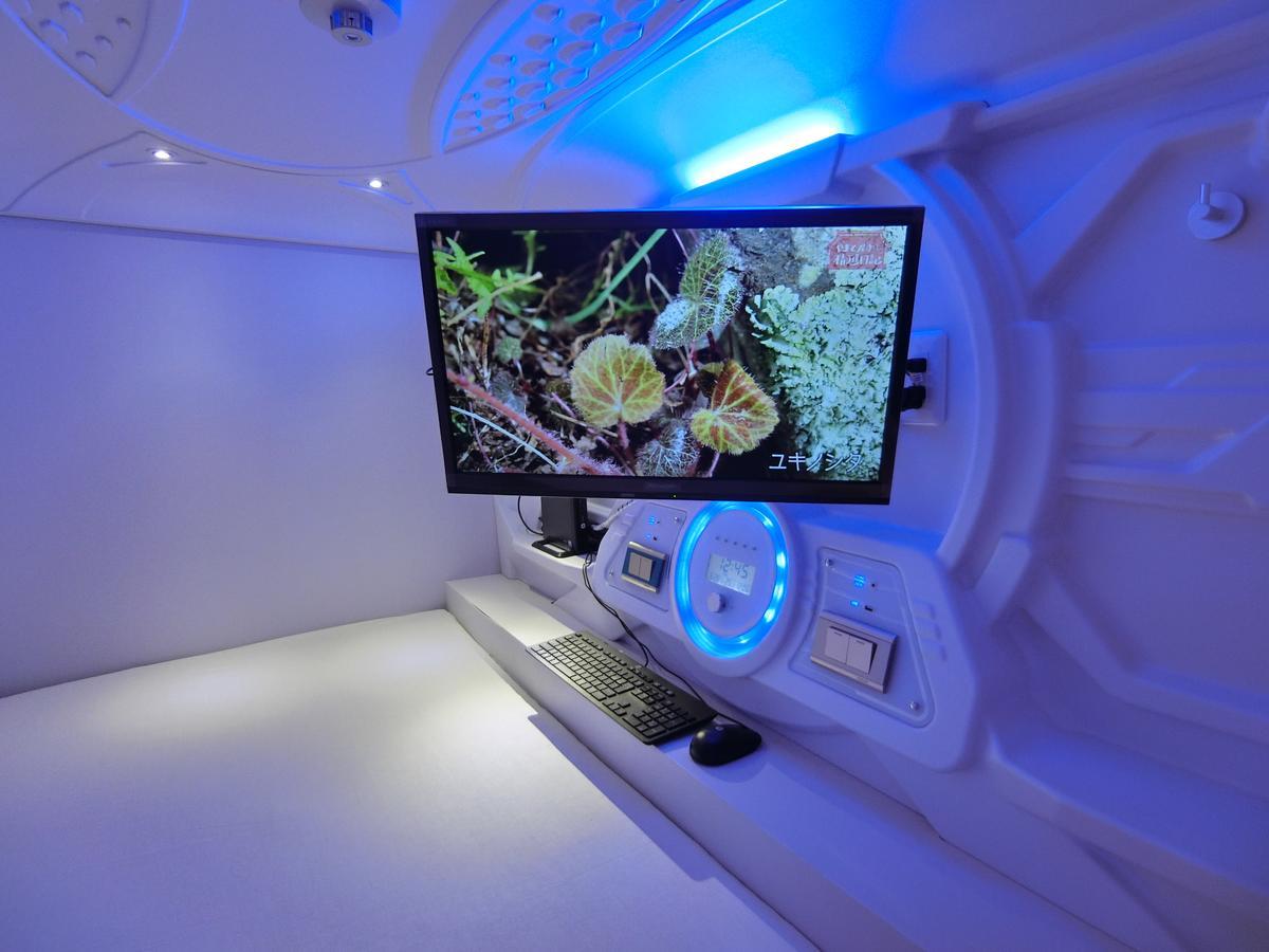 Capsule Hotel Manyudo Кіото Екстер'єр фото