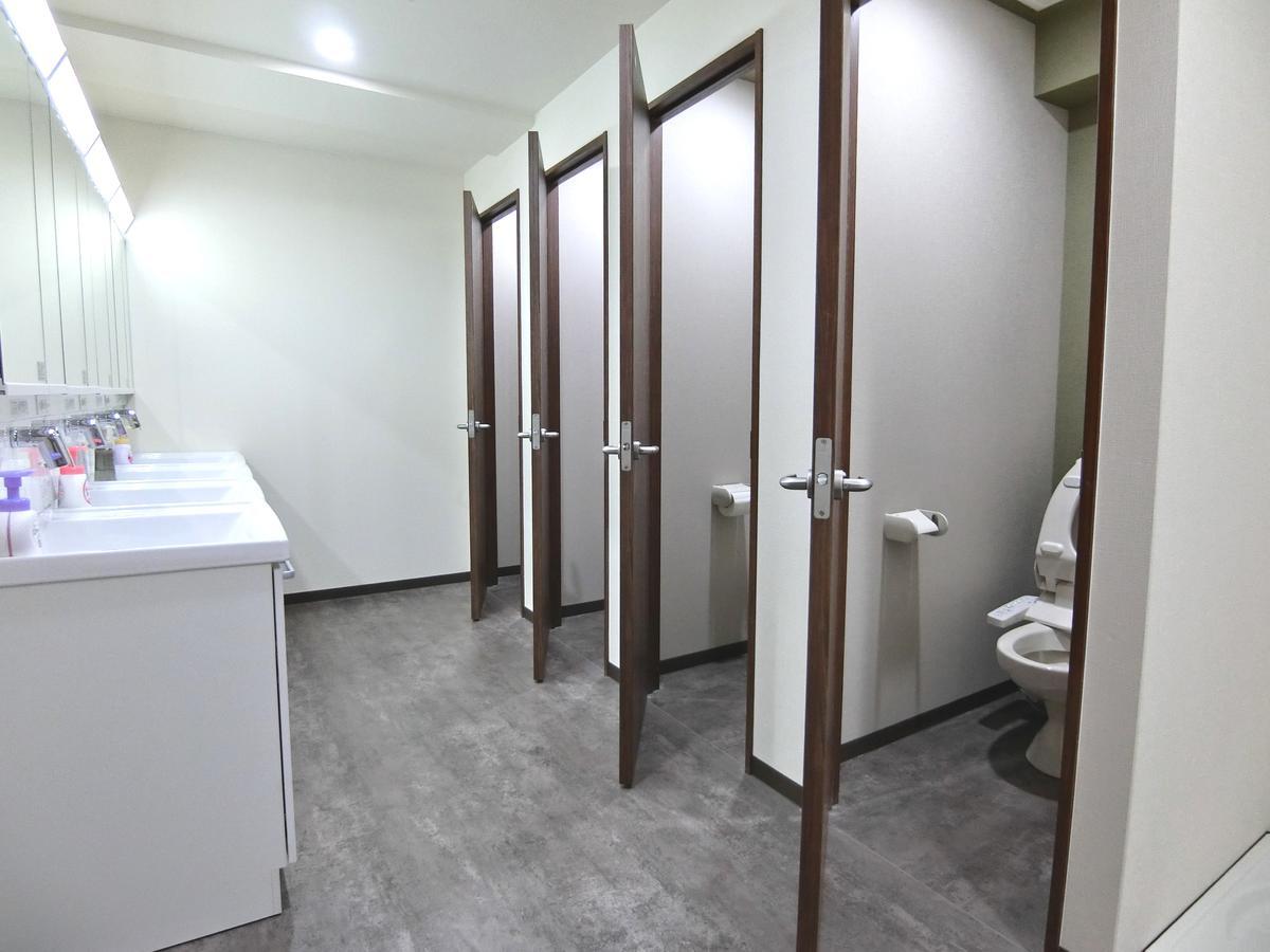 Capsule Hotel Manyudo Кіото Екстер'єр фото